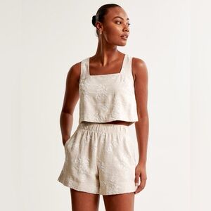 New with Tags Abercrombie Linen-Blend Embroidered Pull-On Short - Medium
